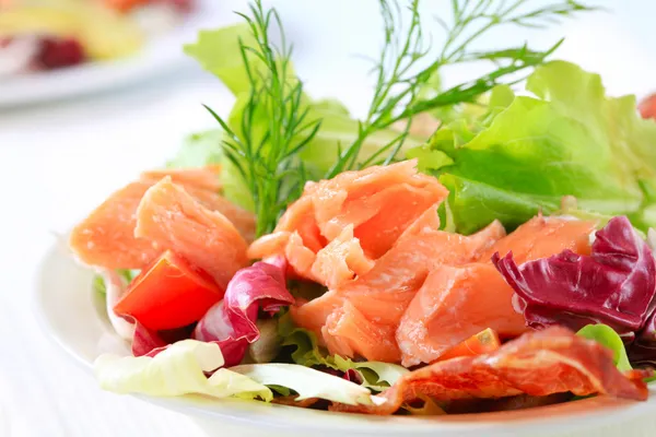 Salmon salad — Stock Photo, Image