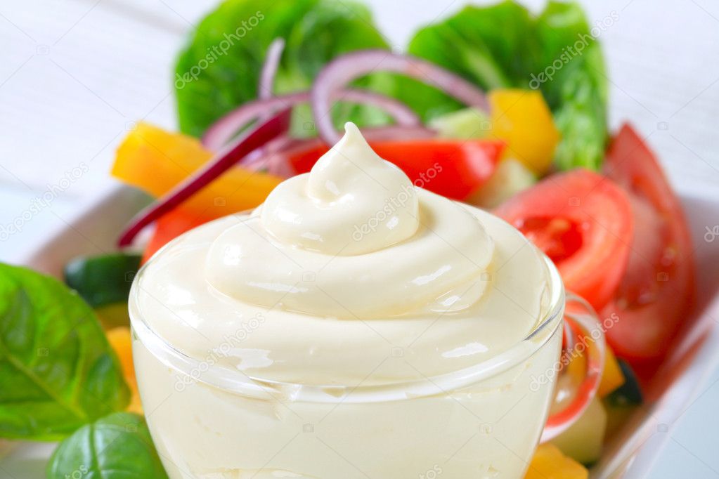 Vegetable salad with salad dressing