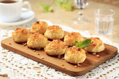 Coconut macaroons clipart