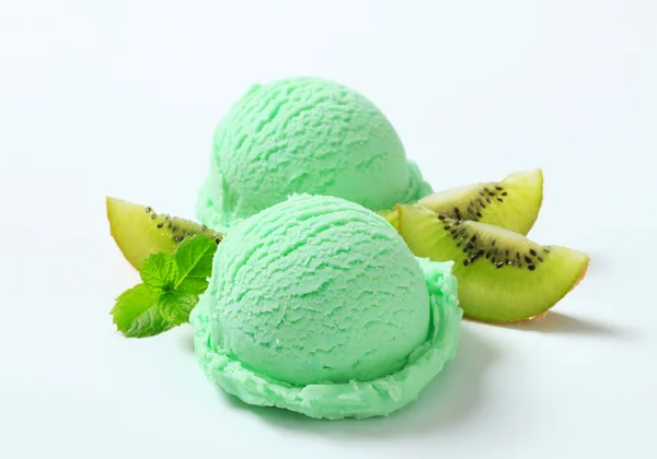 Copas de helado verde claro — Foto de Stock