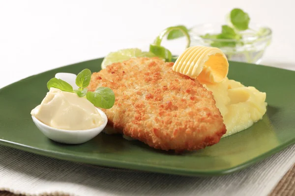Fried fish and mashed potato — Stock Photo, Image