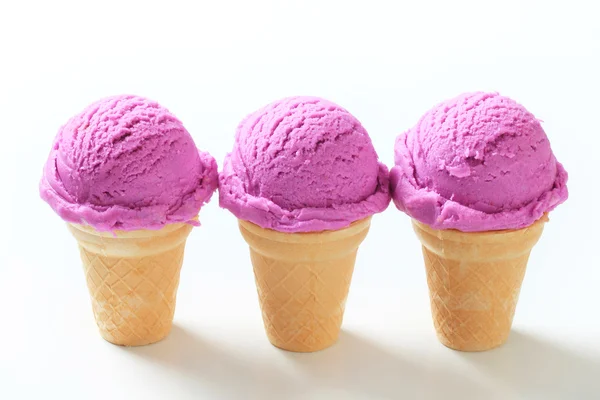 Blueberry ice cream cones — Stock Photo, Image