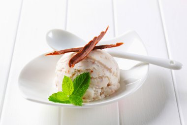 Stracciatella dondurma