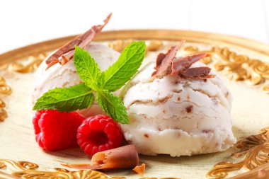 Stracciatella dondurma