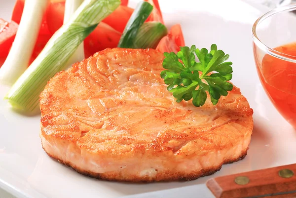Padella fritta salmone patty — Foto Stock