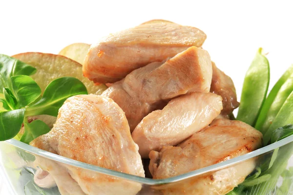 Filetes de frango cozidos — Fotografia de Stock