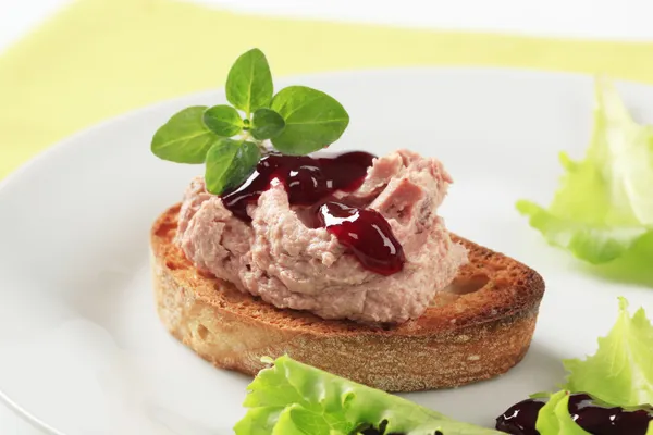 Toasted bread with pate — Stock Photo, Image