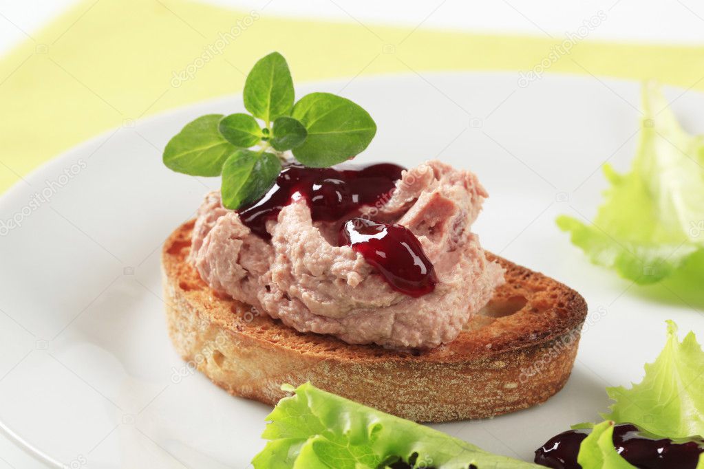 Toasted bread with pate