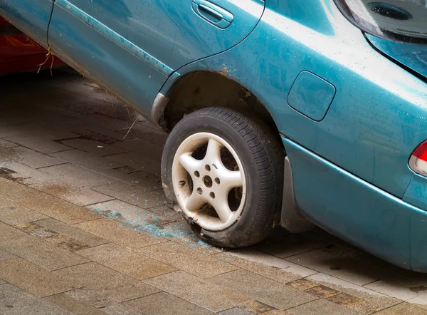 Flat tire — Stock Photo, Image