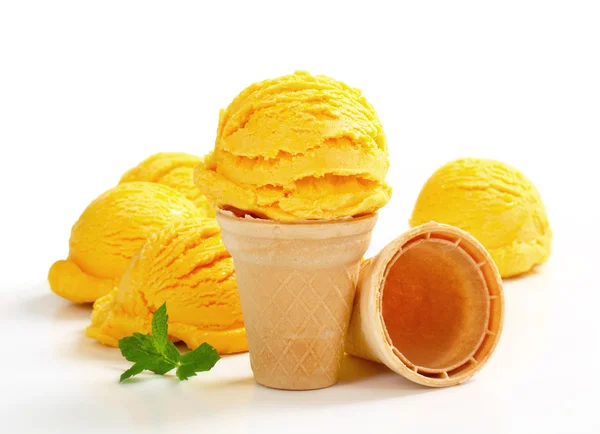 Κίτρινο παγωτό — Φωτογραφία Αρχείου