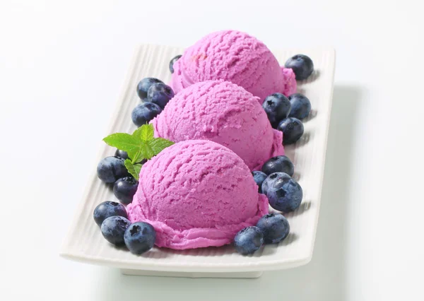 Blueberry ice cream — Stock Photo, Image