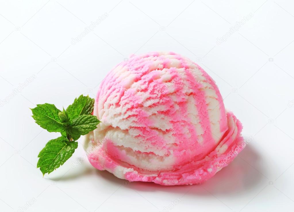 Frozen fruit yogurt ice cream