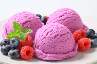 Berry meyve dondurma