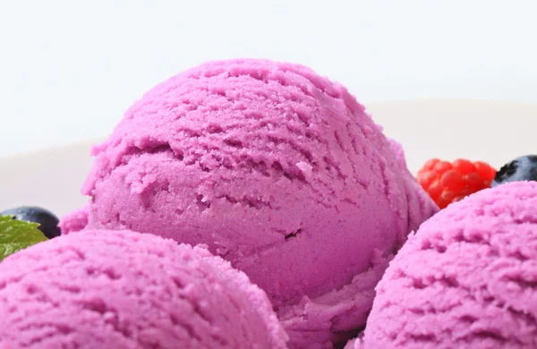 Blueberry ice cream — Stock Photo, Image