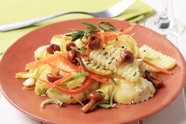 Potato and mushroom salad — Stock Photo, Image