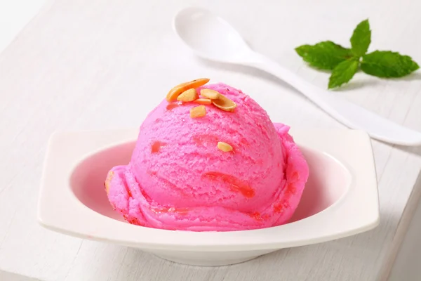 Scoop of pink ice cream — Stock Photo, Image