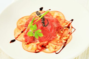 domates ve Dana carpaccio