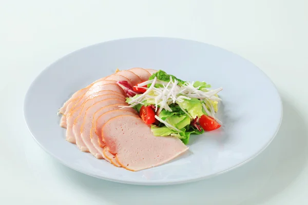 Prosciutto di pollo affettato delicatamente — Foto Stock