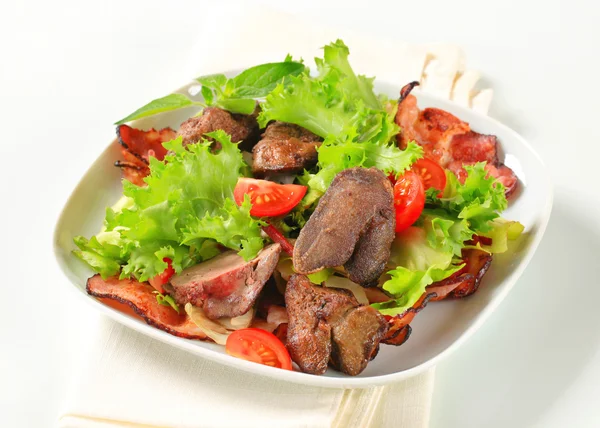 Karaciğer tavuk salatası — Stok fotoğraf
