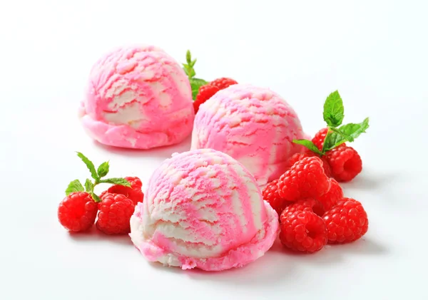 Crème glacée framboise — Photo