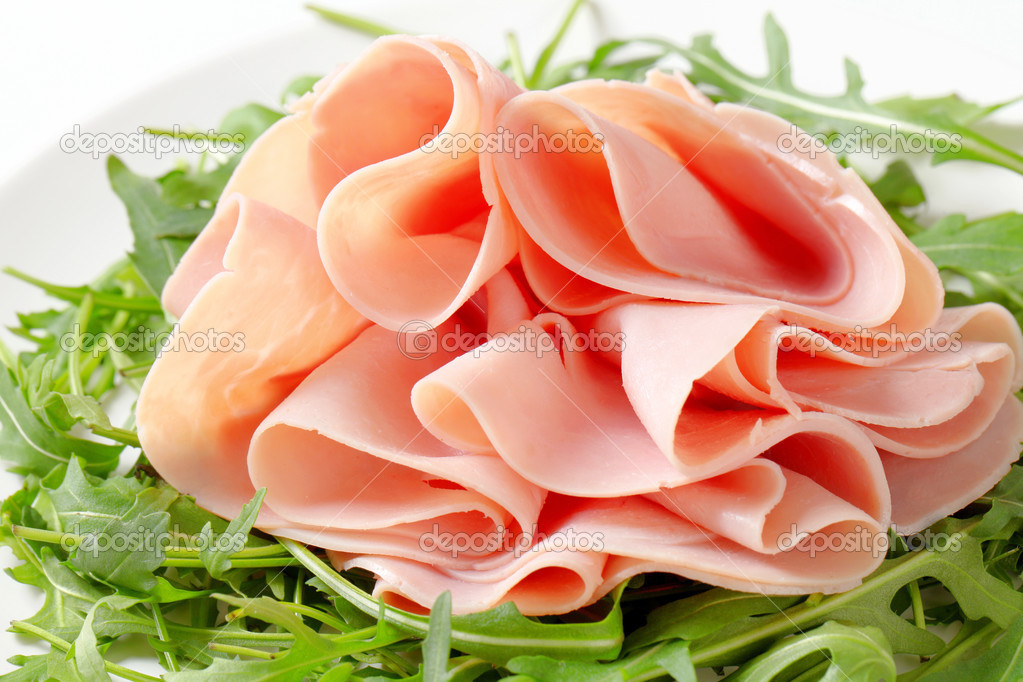 Rocket salad and sliced ham