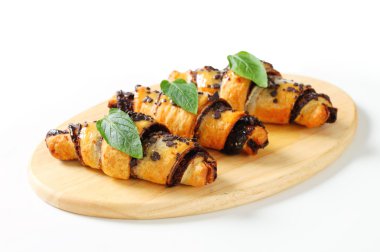 Çikolatalı Hilal rulolar