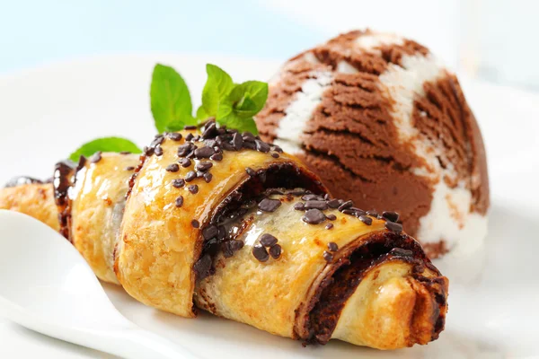 Chocolate crescent roll with ice cream — Stock Photo, Image