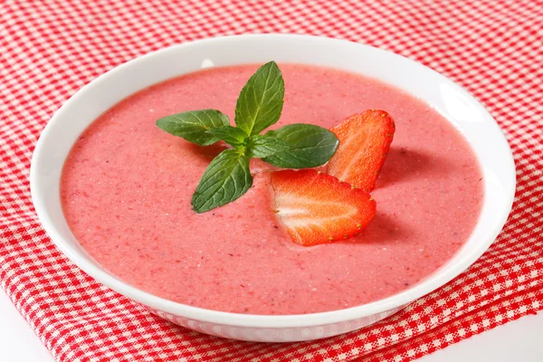 Sopa de fresa fría —  Fotos de Stock