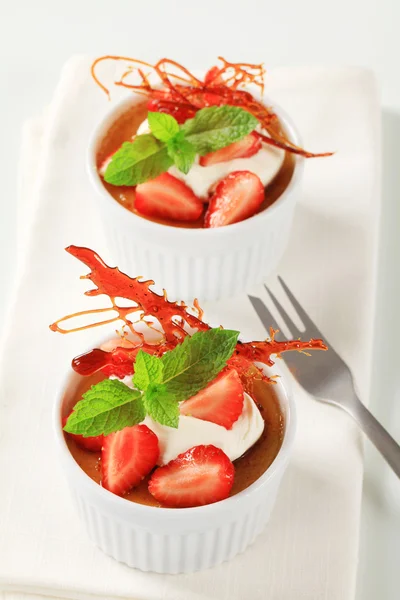 Creme brulee desserts — Stock Photo, Image