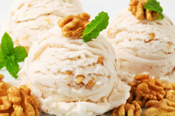 Ореховое мороженое — стоковое фото