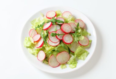 Taze sebze salatası.