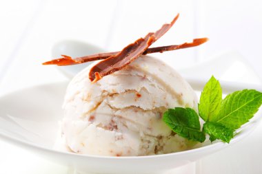 Stracciatella dondurma