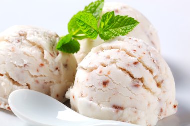 Stracciatella dondurma