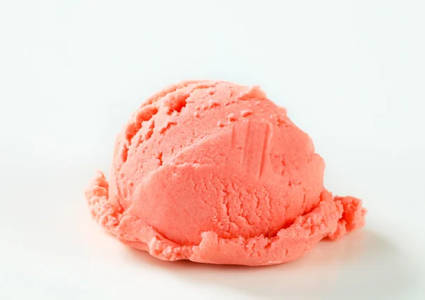 Strawberry ice cream — Stock Photo, Image