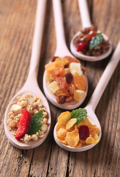 Cereales de desayuno y frutas secas — Foto de Stock