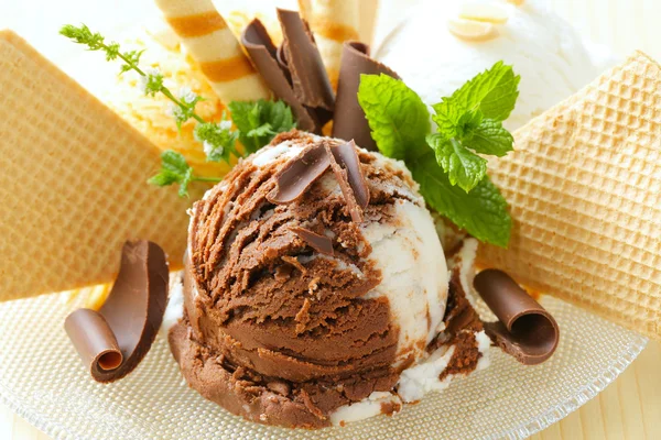 Ice cream dessert — Stock Photo, Image