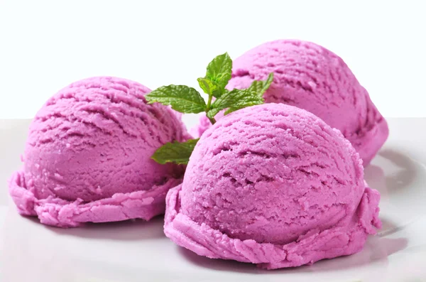 Blueberry ice cream — Stock Photo, Image