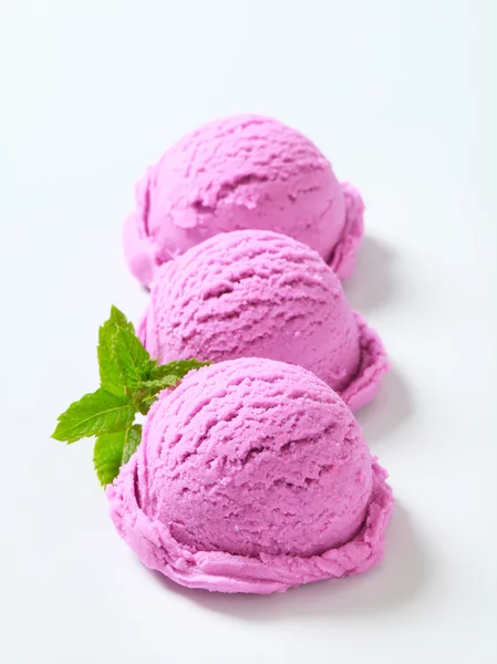 Blueberry ice cream — Stock Photo, Image