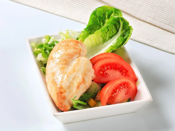 Chicken breast fillet with vegetables — Stock Photo, Image