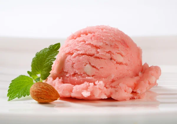 Fruit flavored ice cream — Stock Photo, Image