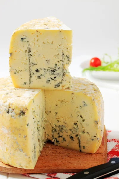 Wiel van blauwe kaas — Stockfoto