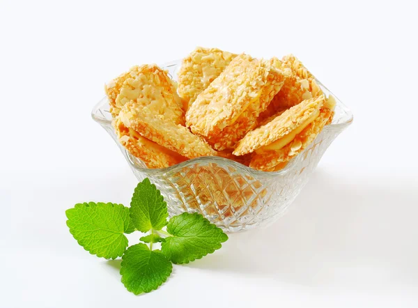 Crispy almond sandwich cookies — Stock Photo, Image