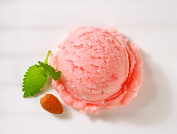 Fruit flavored ice cream — Stock Photo, Image