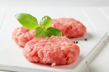çiğ hamburger