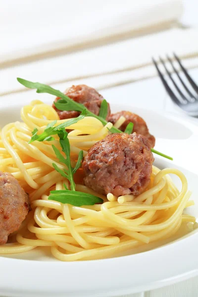 Albóndigas y espaguetis —  Fotos de Stock