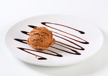 kaşık çikolata buz creamn