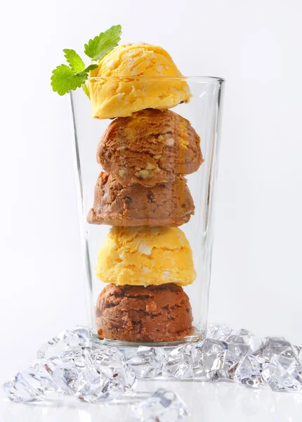 Ice cream in tall glass — Stock Photo, Image