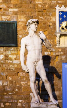 David statue outside Palazzo Vecchio in Florence