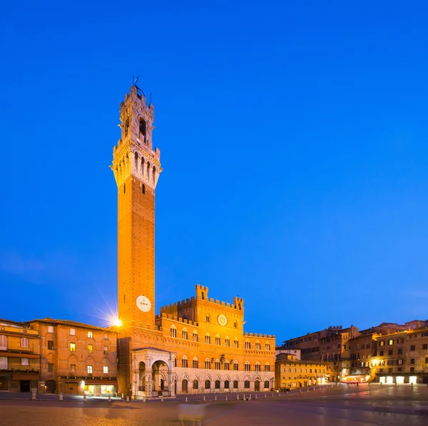 Palazzo Publico and Torre del Mangia — Stock Photo, Image