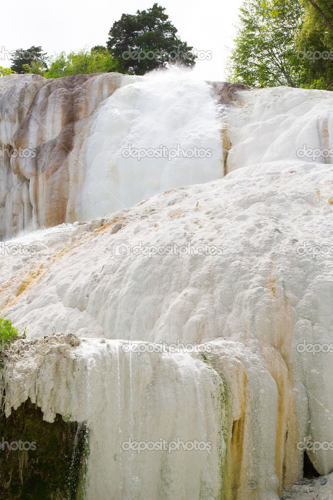 fosso bianco fontes termais em bagni san filippo — Stock Photo ... fosso bianco fontes termais em bagni san filippo — Stock Photo ...
